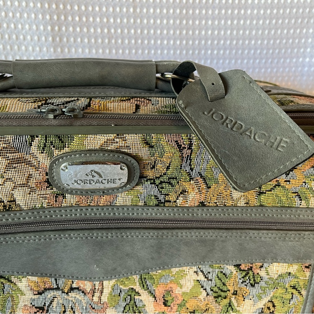 Vintage Jordache Tapestry Carry-on Luggage Suitcase 20”Wide x 14”High x 6” Deep - Picture 16 of 16